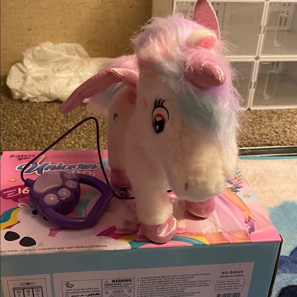 Walking Unicorn! Dress-Up Set with Wings and Headband - Picture 3 of 4